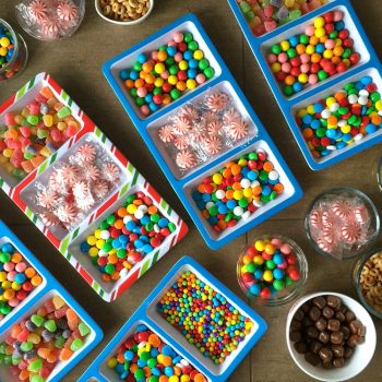 How to throw a gingerbread house party